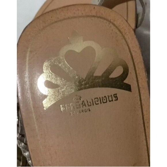 Fergalicious Womens Flat Toe Loop Strappy Sandals in Gold/Tan, Size 6.5 M New - Picture 4 of 5